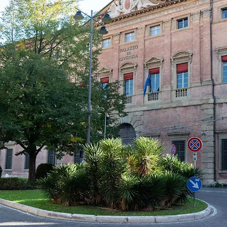 Casa Boss Monolocale Tribunale 2 *
